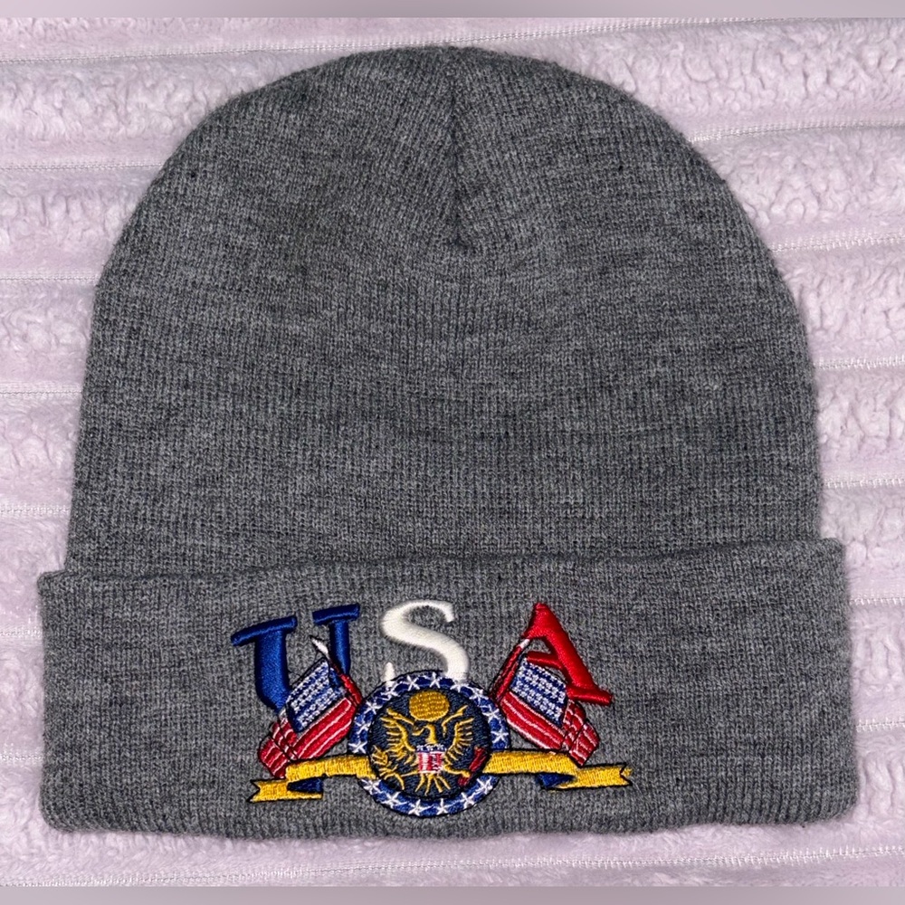 Men’s Gray USA Embroidered Beanie OS